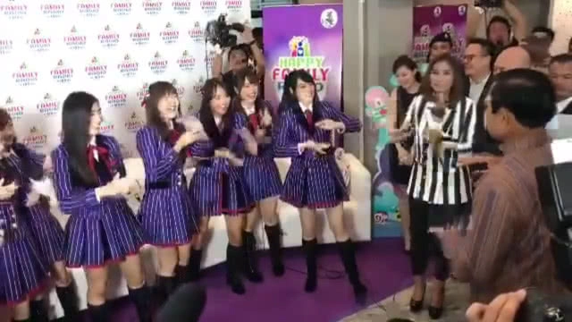 "ลุงตู่" ออกสเต็ปสุดพลิ้ว เพลงคุกกี้เสี่ยงทาย กับหลานๆ BNK48