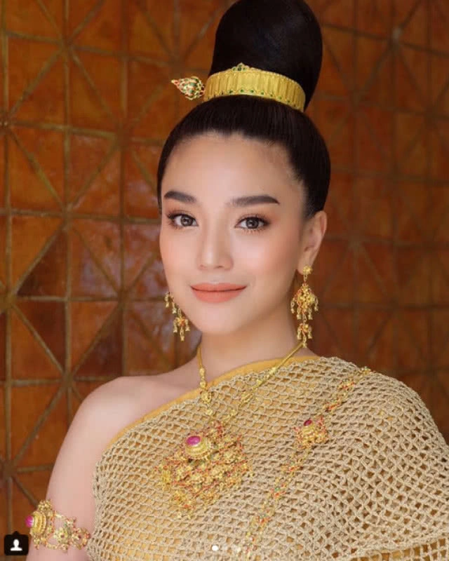 แม่หญิงปราง ตอบเม้นท์ป่วน
สะท้านทรวง สนั่นไอจี