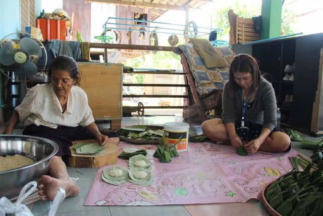 ทำข้าวหมากสูตรโบราณขาย ดับกระหายคลายร้อน