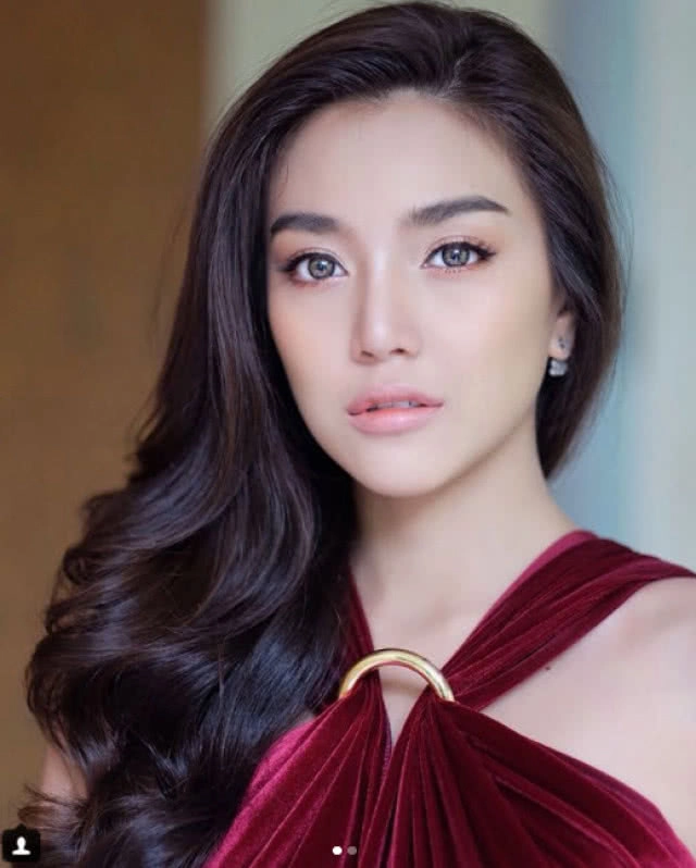 แม่หญิงปราง ตอบเม้นท์ป่วน
สะท้านทรวง สนั่นไอจี