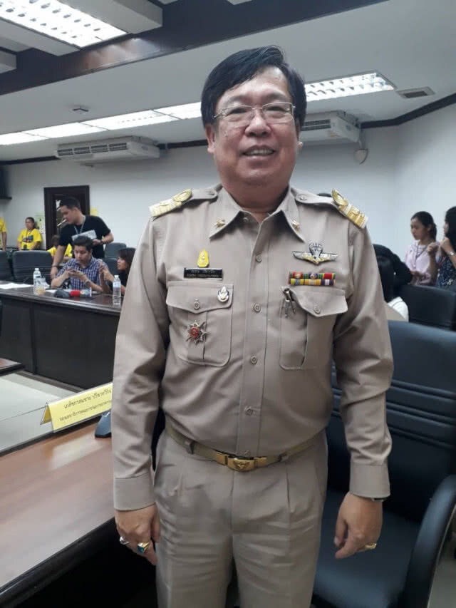 เช็คก่อนใช้!
ตรวจสอบ"เครื่องสำอาง"
สวม-ปลอมเลขจดแจ้ง