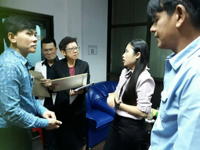 กลุ่มเจ้าของอาคารพาณิชย์รอบตลาด ยื่นหนังสือถึงผู้ว่าฯ แก้ปัญหารูปแบบตลาดโต้รุ่ง 1 หัวหิน