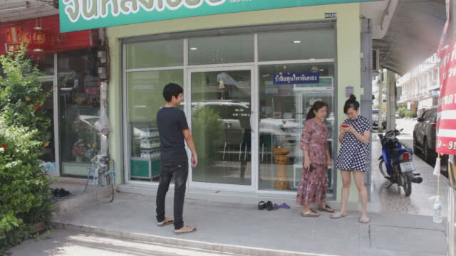 เตือนภัยหนุ่มโรคจิตสำเร็จความใคร่โชว์หน้าร้านสมุนไพรกลางตลาด