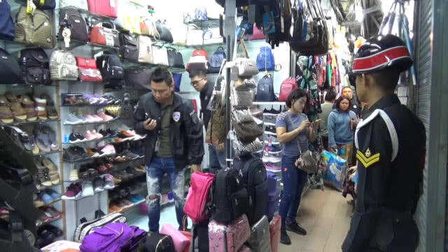 จับสินค้าละเมิดลิขสิทธิ์ตลาดกิมหยงหาดใหญ่