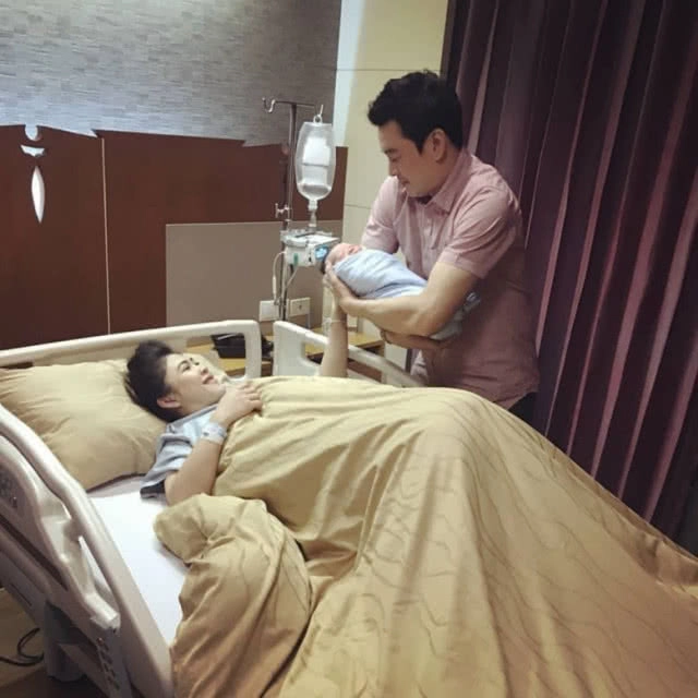 แฟนคลับแห่ชื่นชม! "วุ้นเส้น" โพสต์ยินดี "ชาคริต" ได้ลูกชาย