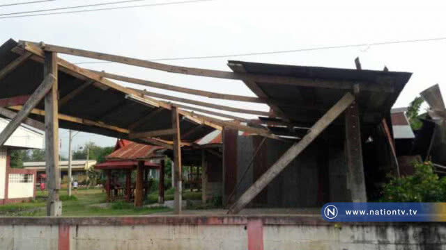 ฤทธิ์พายุฤดูร้อนพัด บ้านเรือน 2 หมู่บ้าน เสียหายเกือบ 60 หลัง