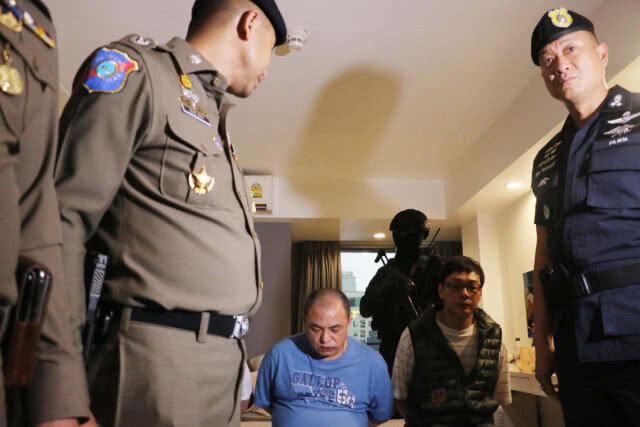 รวบหน.แก๊งคอลเซ็นเตอร์รายใหญ่คาเเหล่งกบดานย่านห้วยขวาง 3 ผู้ต้องหายังให้การภาคเสธ(มีคลิป)