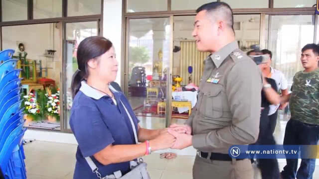 ผกก.สำโรงเหนือ ร่วมงานศพเหยื่ออาสาถีบรถ