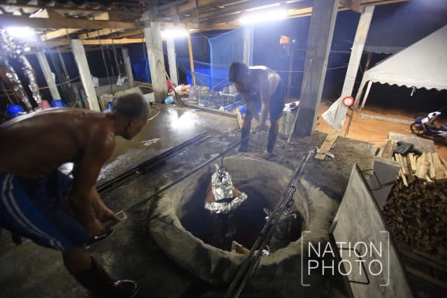 กว่าจะมาเป็น "หมูย่างเมืองตรัง"(ภาพชุด)