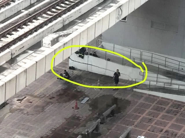 รถไฟฟ้ายังไม่มานะเธอสายแดงอ่อนรอจนทรุด!