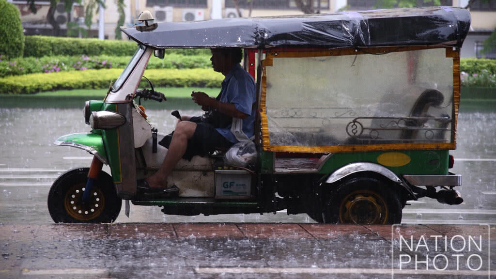 ฝนถล่มกรุงฯ! ฝนถล่มกรุงฯ!