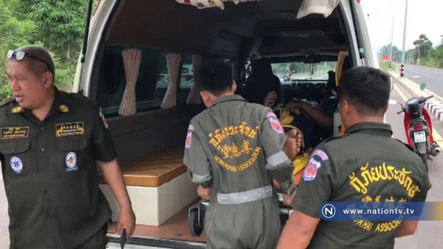 กระบะชนจักรยานยนต์เจ็บกลางสี่แยก