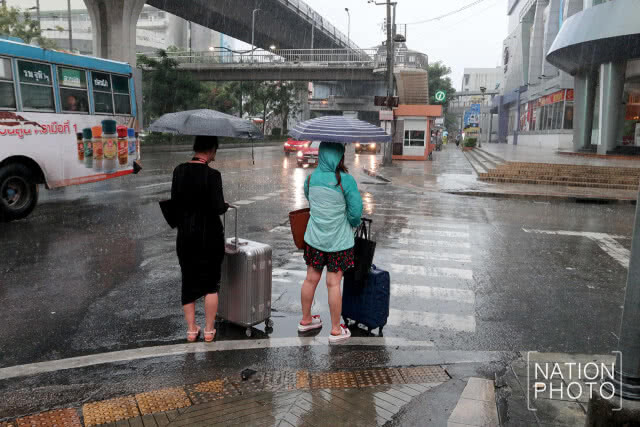 อนุสาวรีย์ชัยฯ ฝนลงหนัก!