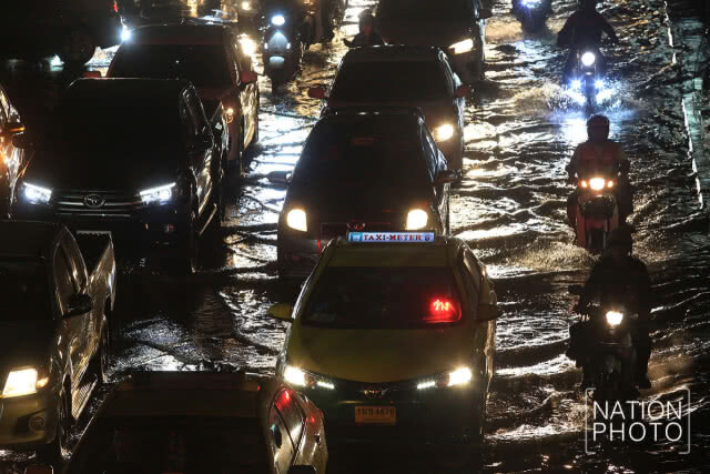 เตือน!....คนกรุงเตรียมรับมือฝนตกหนัก