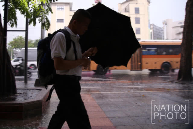 ฝนถล่มกรุงฯ!