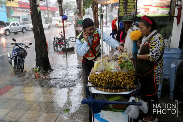 อนุสาวรีย์ชัยฯ ฝนลงหนัก!