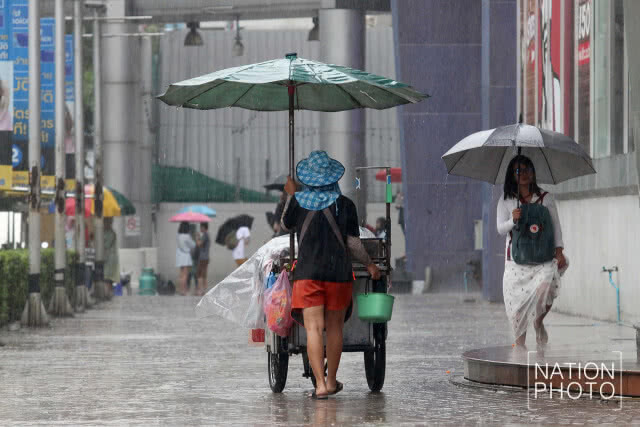 อนุสาวรีย์ชัยฯ ฝนลงหนัก!
