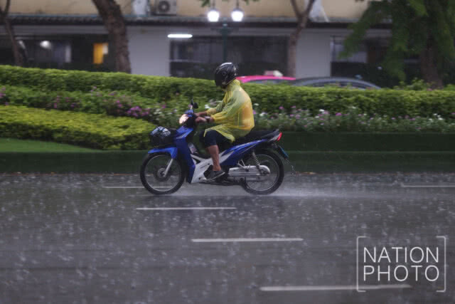 ฝนถล่มกรุงฯ!