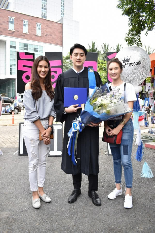 "ฟิล์ม" สุดแฮปปี้! ทำฝันเป็นจริงคว้าปริญญาโทได้สำเร็จ