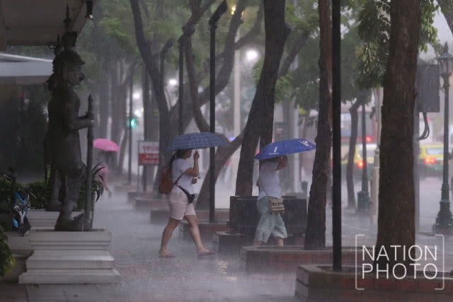 ฝนถล่มกรุงฯ!