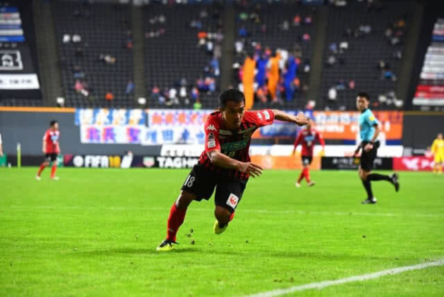 "เจ" ซัด! ซัปโปโร 10 คน บุกเจ๊าเซนได 2-2 ศึกเจลีก