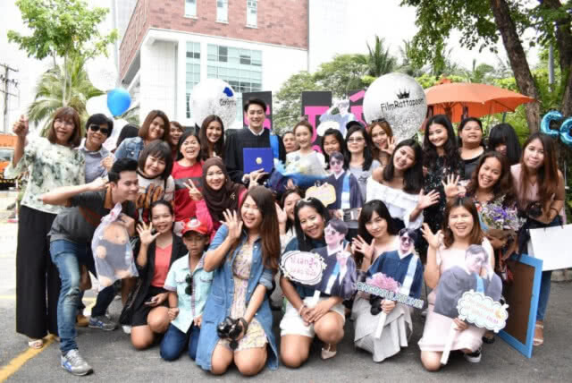 "ฟิล์ม" สุดแฮปปี้! ทำฝันเป็นจริงคว้าปริญญาโทได้สำเร็จ