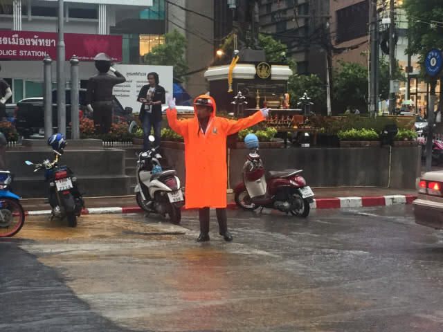 เปิด 4 ปัจจัยที่ทำฝนตกยาวถึง 3 พ.ค.