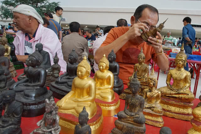 ปชช.มาร่วมงานการประกวดการอนุรักษ์ พระบูชา พระเครื่อง