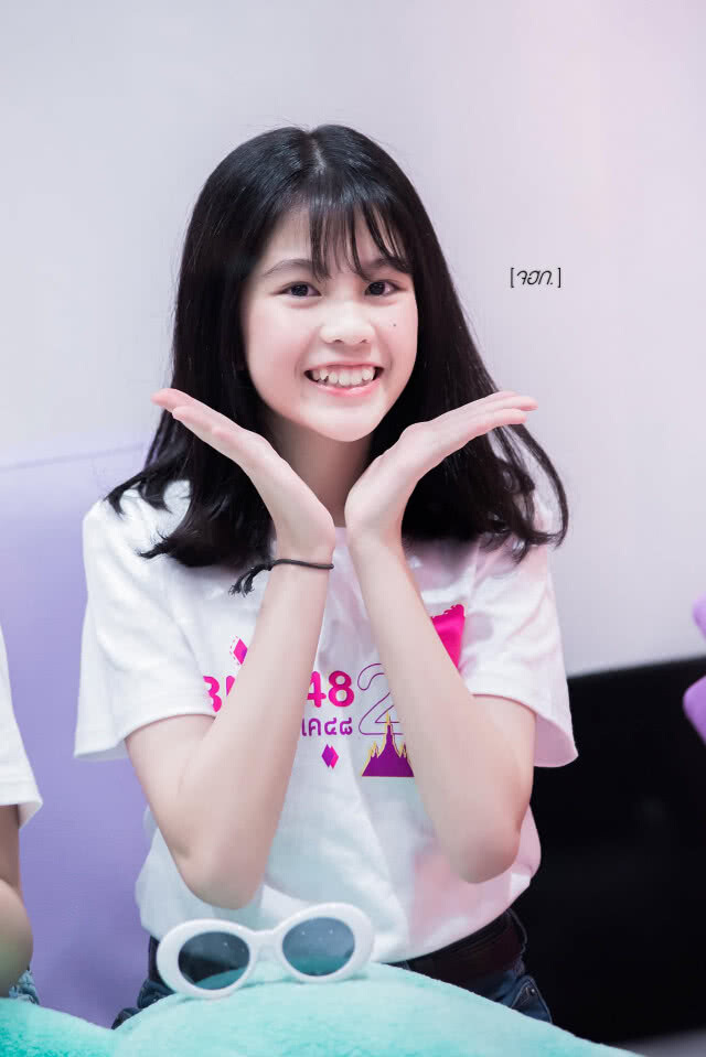 เผยโฉม! BNK48 รุ่น 2 ทั้ง 27 คน(ภาพ)