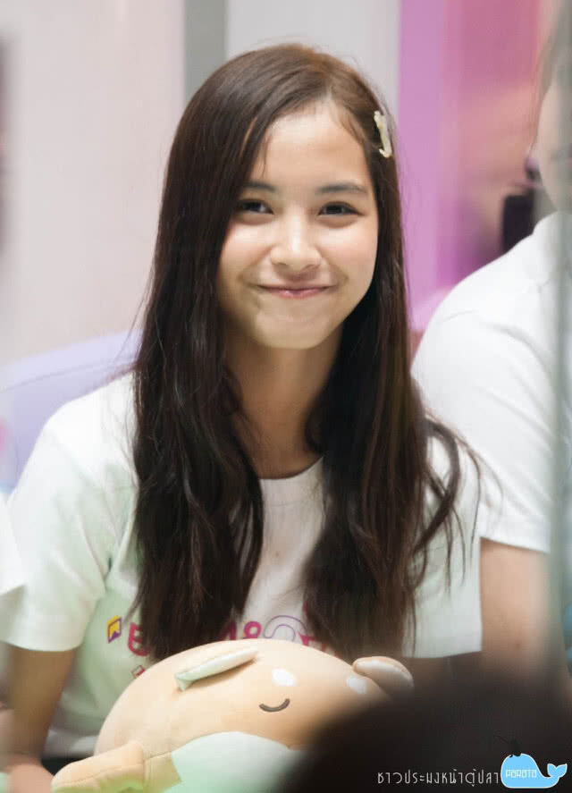 เผยโฉม! BNK48 รุ่น 2 ทั้ง 27 คน(ภาพ)