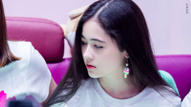 เผยโฉม! BNK48 รุ่น 2 ทั้ง 27 คน(ภาพ)