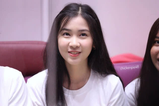 เผยโฉม! BNK48 รุ่น 2 ทั้ง 27 คน(ภาพ)