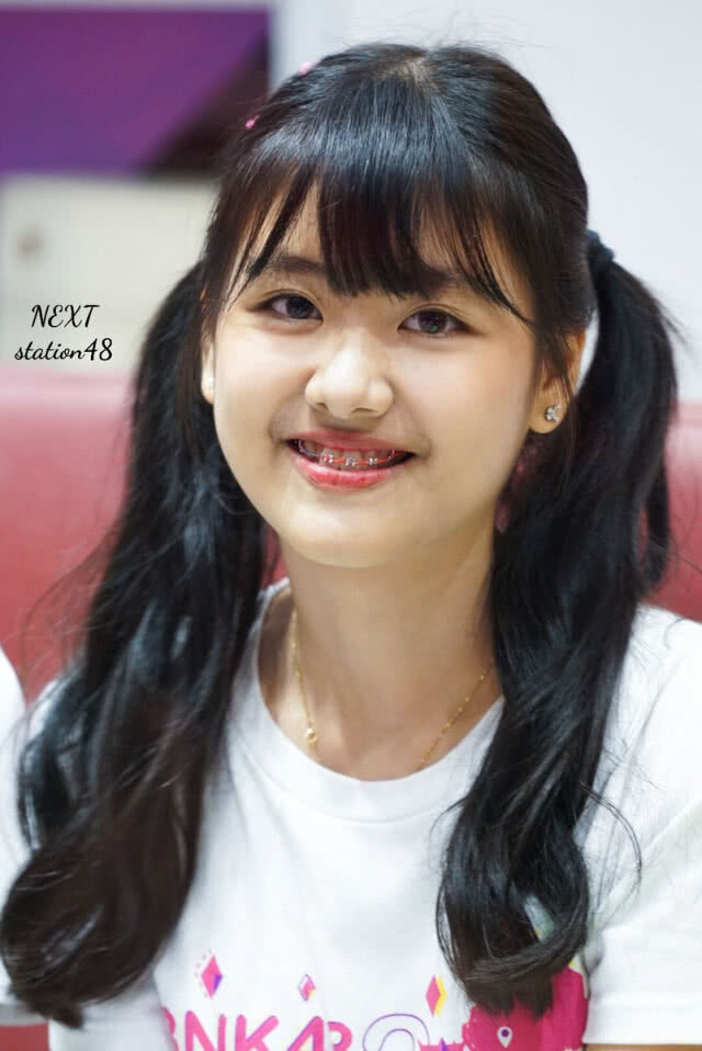 เผยโฉม! BNK48 รุ่น 2 ทั้ง 27 คน(ภาพ)