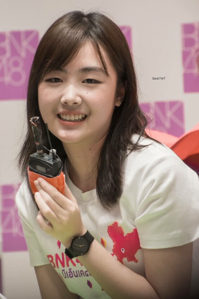 เผยโฉม! BNK48 รุ่น 2 ทั้ง 27 คน(ภาพ)
