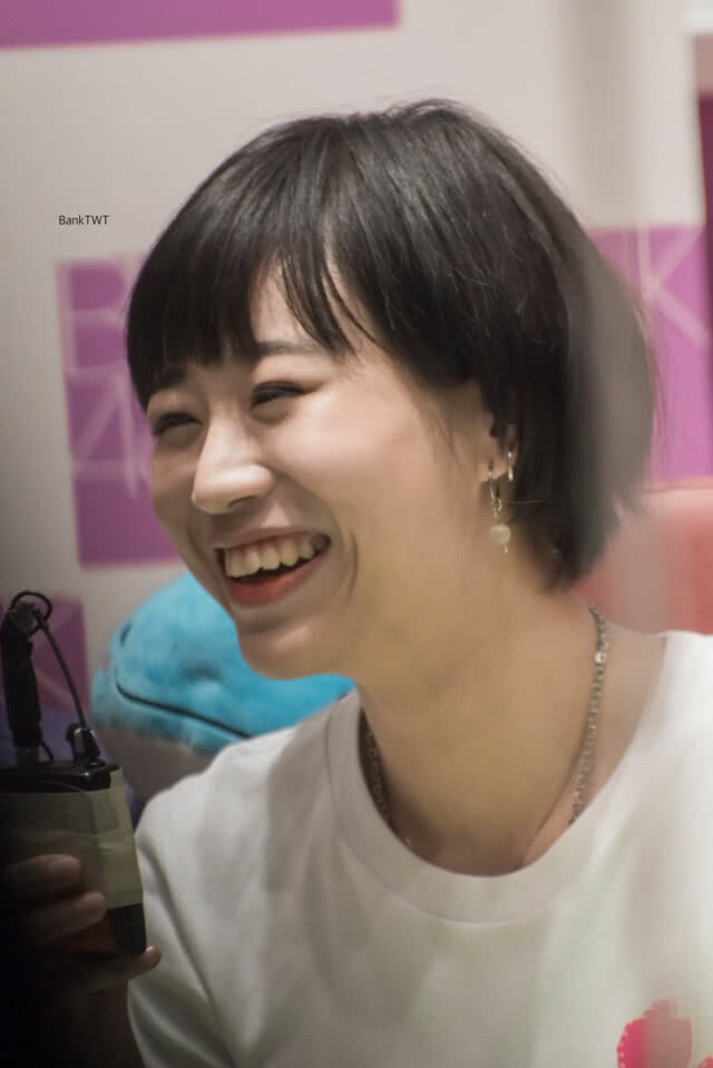 เผยโฉม! BNK48 รุ่น 2 ทั้ง 27 คน(ภาพ)