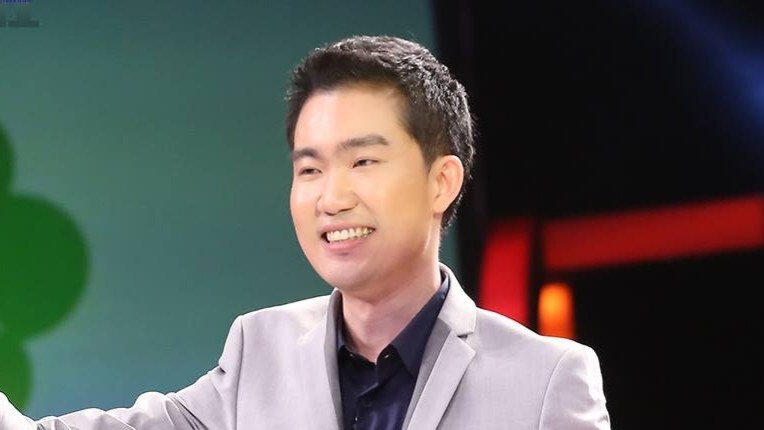 "หมอบอนด์" โดนอีก แพทยสภาจ่อเรียกสอบรีวิวเมจิกสกิน