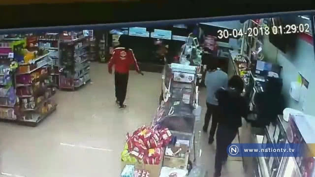 2ไอ้โม่ง "ควงมีด" จี้ร้านเซเว่นฯได้เงิน1,500บ.