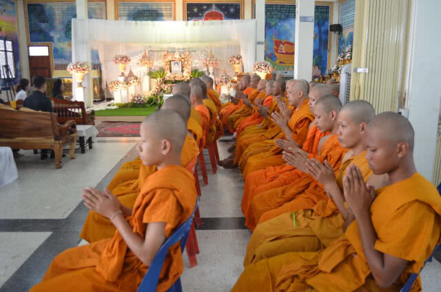ฮือฮางานศพยาย แจกลอตเตอรี่ 600 ใบเป็นของชำร่วยแขกผู้ร่วมงาน