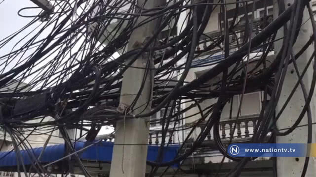 สายสื่อสารพันกันนัวเนีย หวั่นหม้อแปลงระเบิด