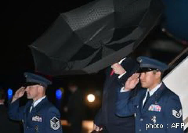 (ภาพชุด) "ทรัมป์" ทะเลาะกับร่ม