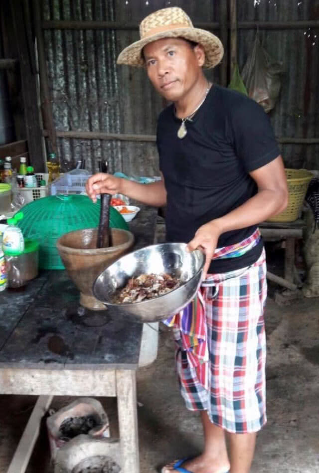 ศิลปินลูกทุ่งร่วมให้กำลังใจคนสู้ชีวิตในวันแรงงาน