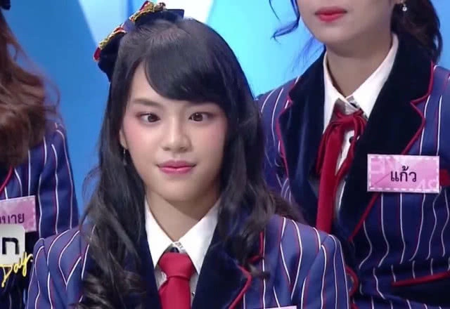 โอตะ จัดเต็ม!! อวยพรวันเกิด เฌอปราง BNK48