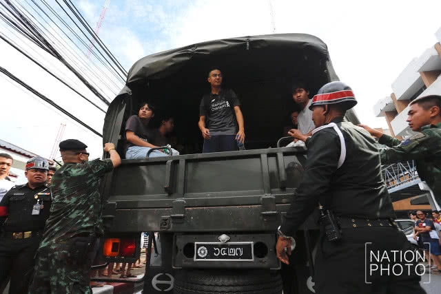 "ไอติม" หลาน "อภิสิทธิ์" รายงานตัวทหารกองประจำการ