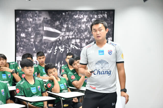 34 แข้ง ช้างศึก ยู16 รายงานตัว, โค้ชดาตย้ำต้องซ้อมเข้มข้นเหมือนแข่งขันจริง