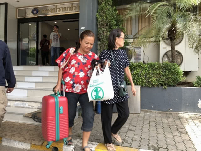 คุม 'ป้าติ้น-ป้าเล็ก' ฝากขังศาลมีนบุรี!!