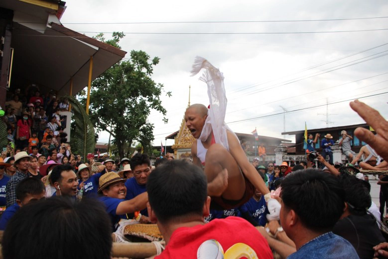 (ภาพชุด) หาชมยาก !! "แห่นาคโหด" ที่เดียวในโลก