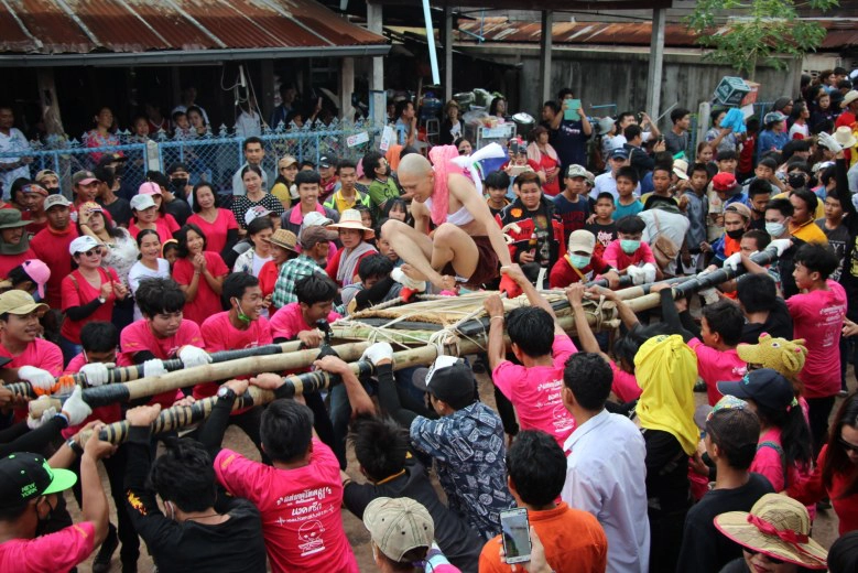 (ภาพชุด) หาชมยาก !! "แห่นาคโหด" ที่เดียวในโลก