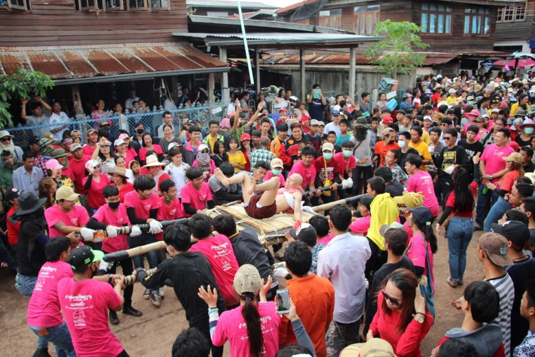 (ภาพชุด) หาชมยาก !! "แห่นาคโหด" ที่เดียวในโลก