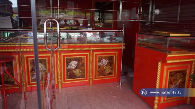 โจรแสบ !! เจาะฝ้าเพดานร้านทอง กวาดทรัพย์กว่า 1 แสนบาท