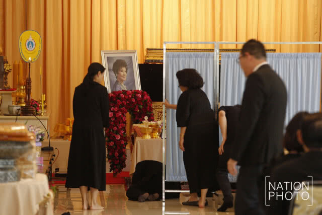 พระราชทานน้ำหลวงอาบศพ นางสวลี ผกาพันธุ์ (ภาพ)